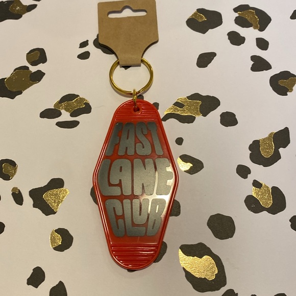 Motel Keychain - Picture 2 of 3
